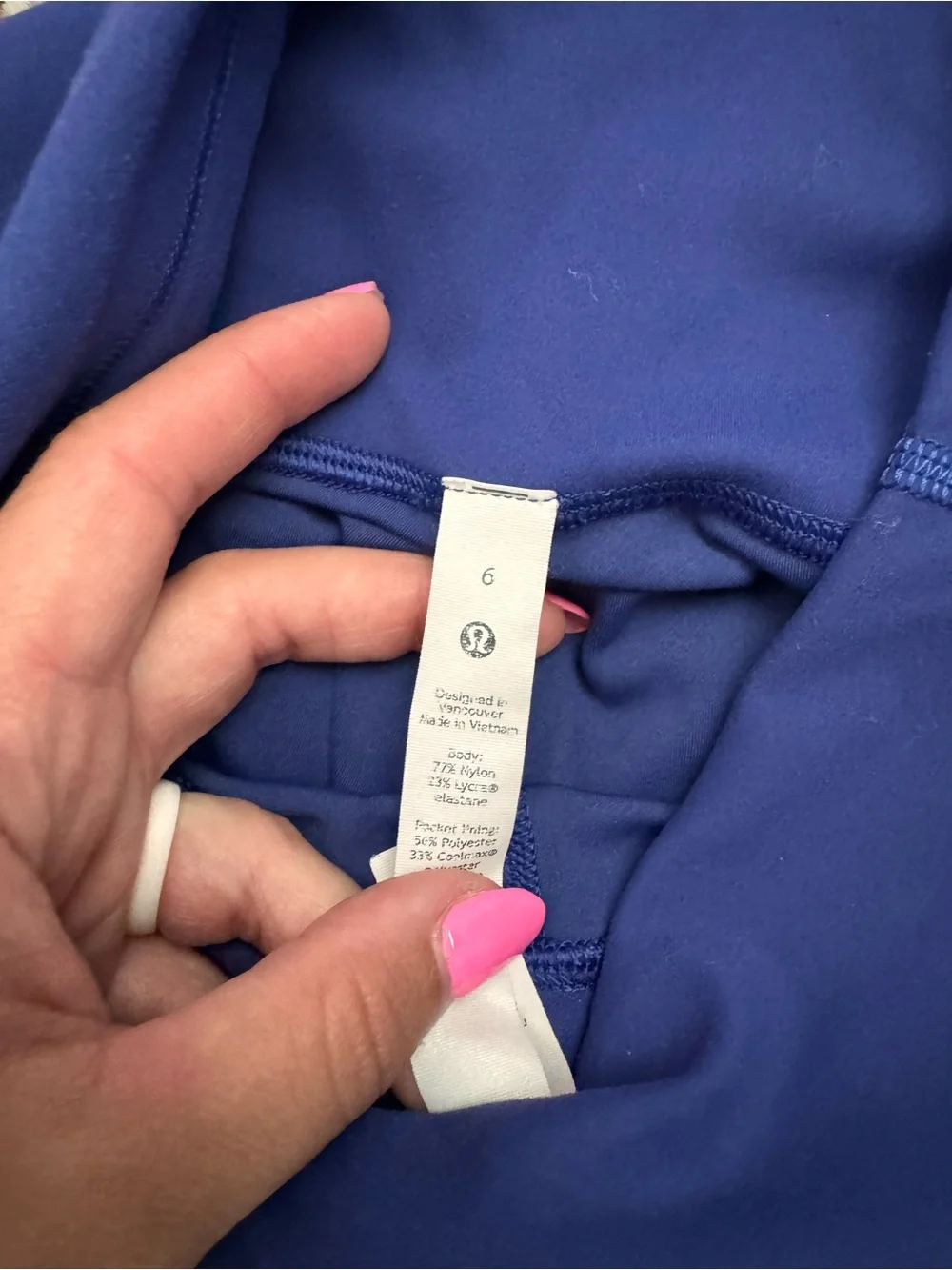 lululemon athletica size 6 Deep Blue Performance Leggings 25”